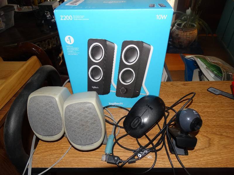 lot 441 image: Pair Logitech 10W Speakers in Box, Logitech Computer Camera, Dell Mouse, Pair Polk Audio Computer Speakers.