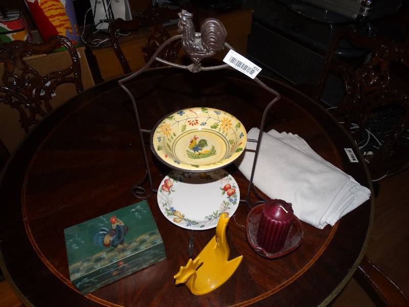 lot 453 image: Metal Plate Stand, Rooster Box, Ceramic Decor, Linen Table Cloth.