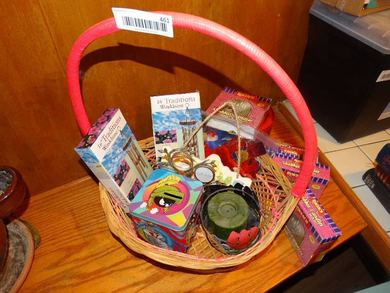 lot 461 image: Wind Chimes, Basket, Decor & Candles.