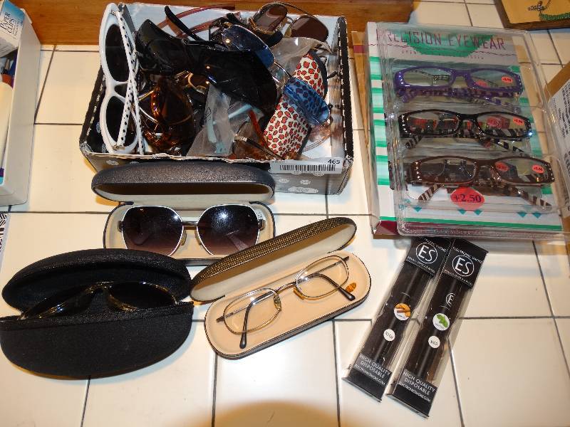 lot 465 image: Large Lot of Glasses, Sunglasses, Readers, & Electronic Smokes.