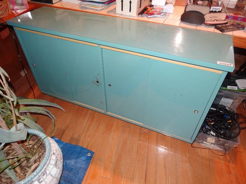 lot 469 image: Vintage Turquoise Formica Console Cabinet.