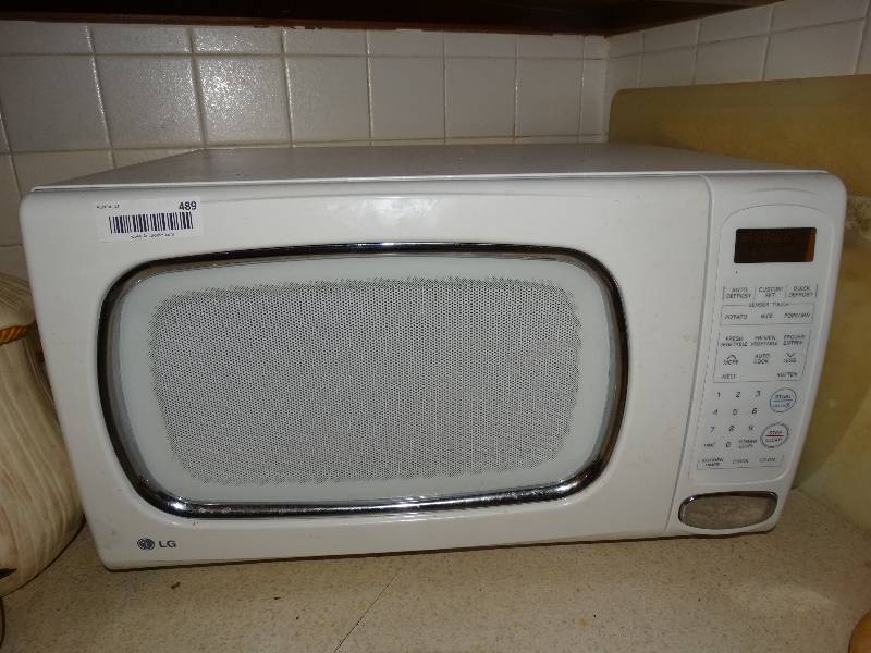 lot 489 image: LG Microwave & Cutting Boards.