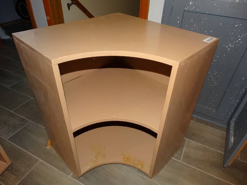 lot 911 image: Wood Corner Shelf.