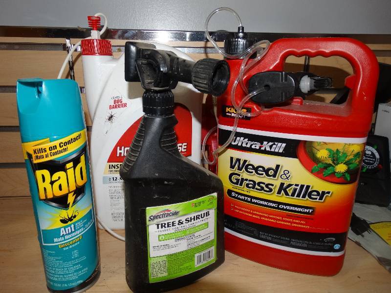 lot 920 image: Lot of Insecticides & WeedGrass Killer.