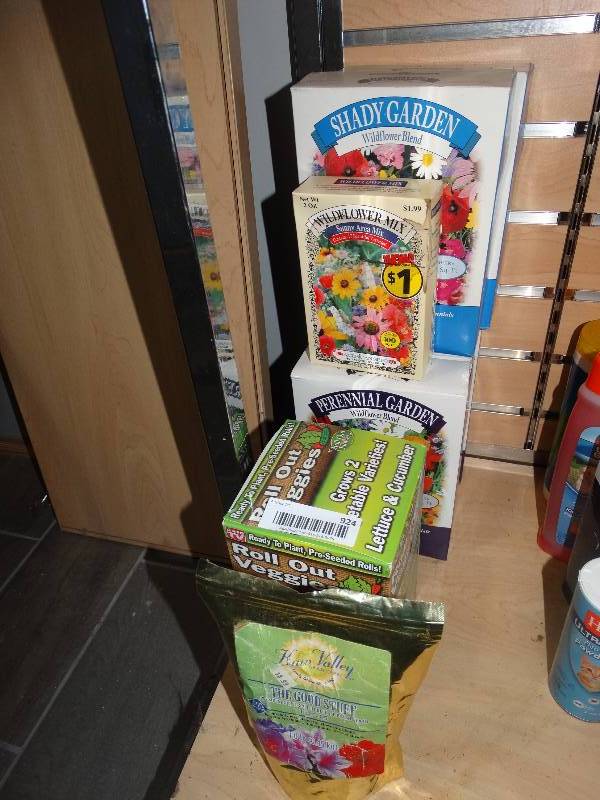 lot 924 image: Roll-Out Veggie seeds, Wildflower Seeds, Plant Food.