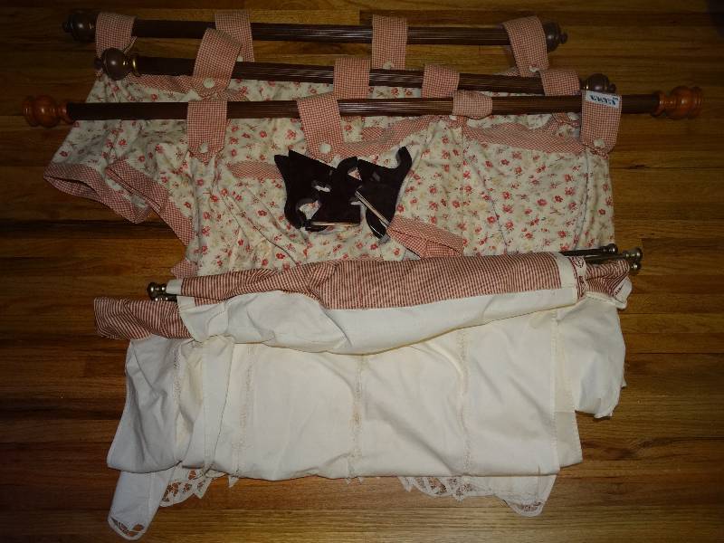 lot 943 image: Lot of Curtains wRods & Holders.