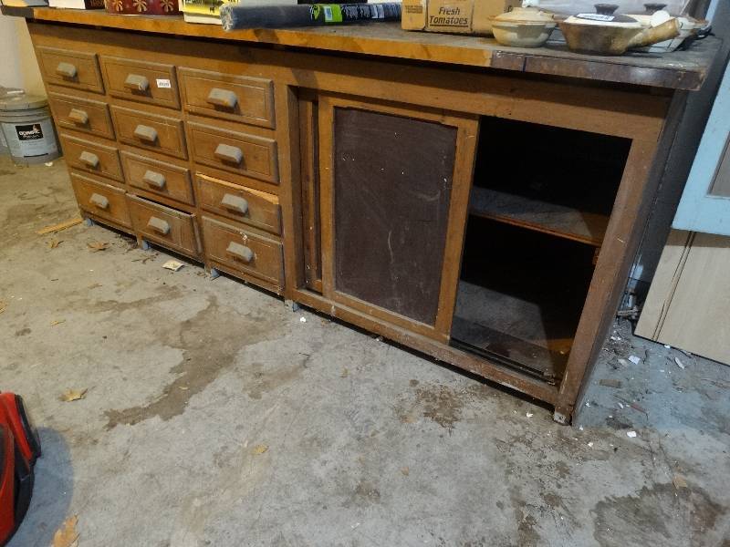 lot 984 image: Large Wood WorkbenchCabinet w12 Drawers & Under Cabinet.