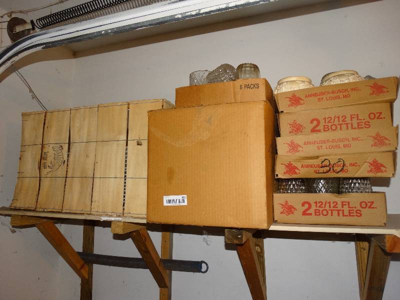 lot 990 image: Large Lot of Restaurant Candle Holders & Dinnerware.