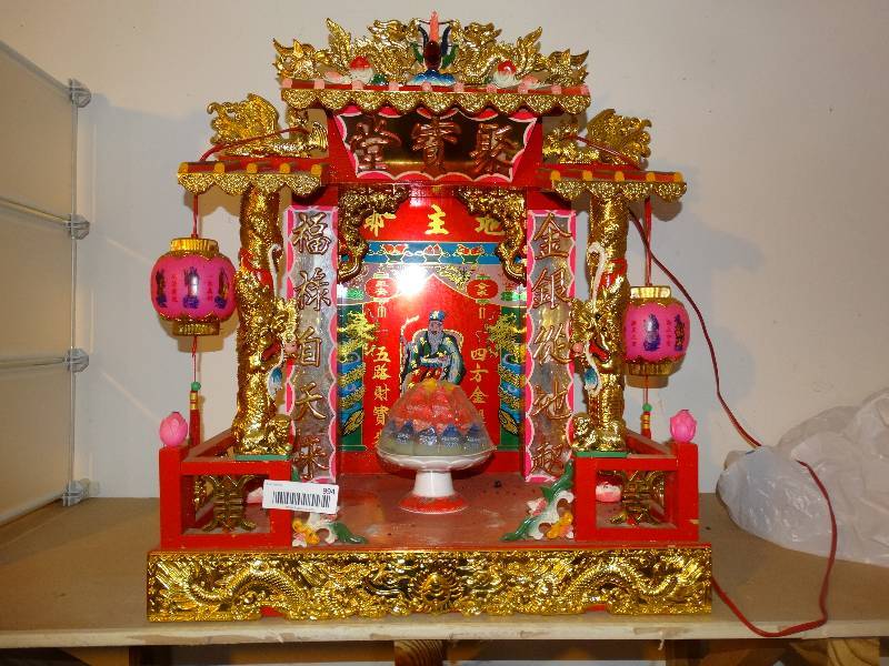 lot 994 image: Light Up Oriental DecorShrine.