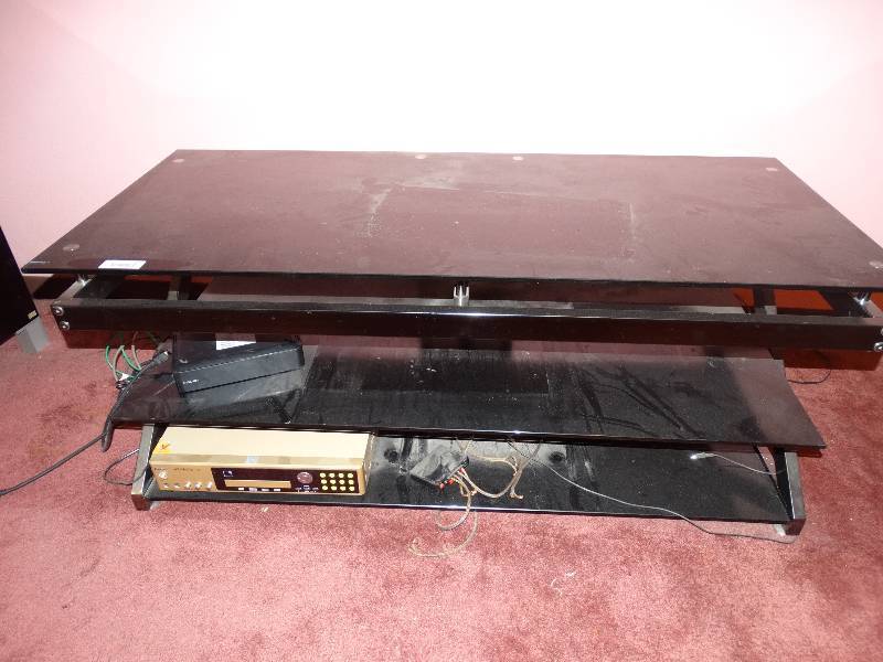 lot 1095 image: Chrome & Glass Media Stand wContour Box & Arirang DVD Player wAll Cords.