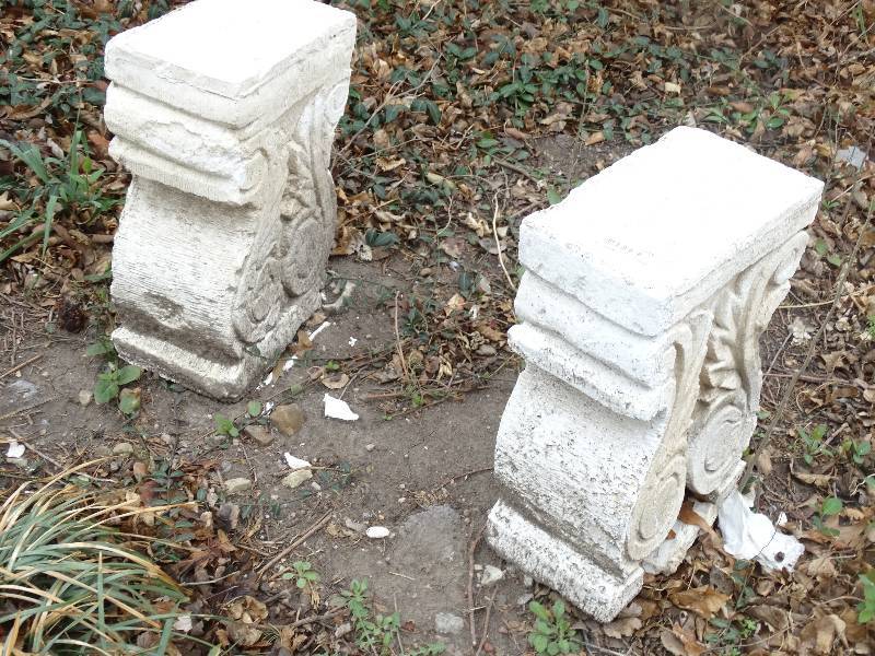 lot 1133 image: Garden Bench Bases.