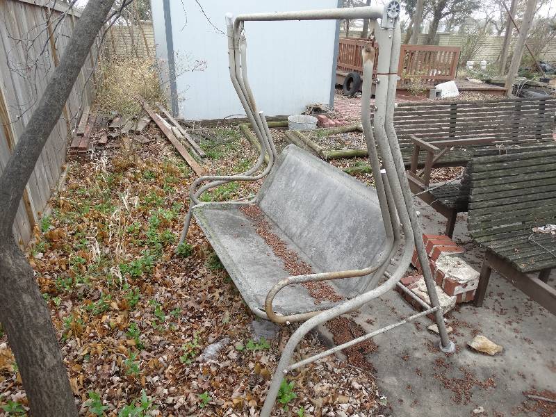 lot 1143 image: Old Metal YardPorch Swing.