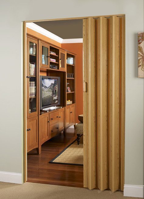 lot 14 image: Spectrum Encore Folding Door