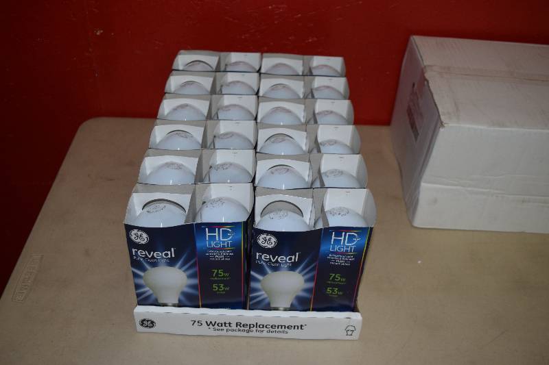 lot 38 image: 48 GE Reveal HD Light Bulbs