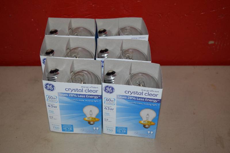 lot 68 image: 12 GE Crystal Clear Bulbs