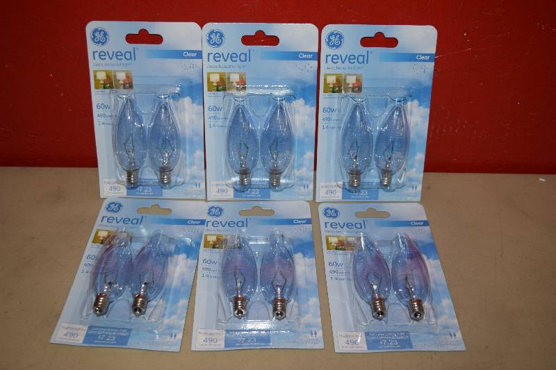 lot 75 image: 12 GE Crystal Clear Bulbs
