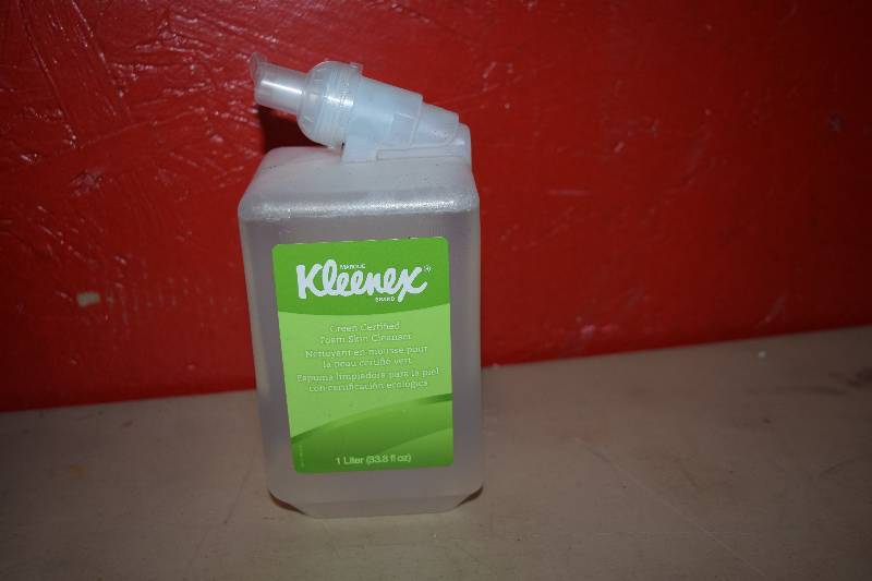 lot 109 image: 6 Kleenex Green Certified Foam Cleanser