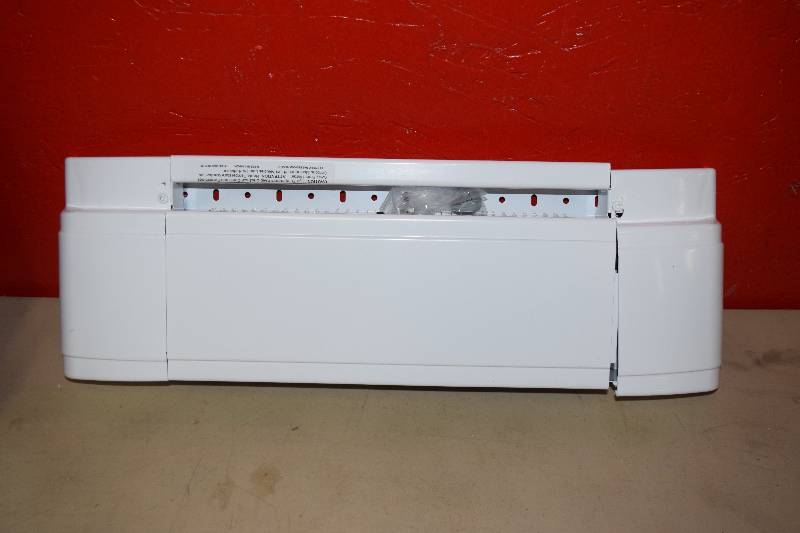 lot 114 image: DC Dimplex Small Baseboard Heater