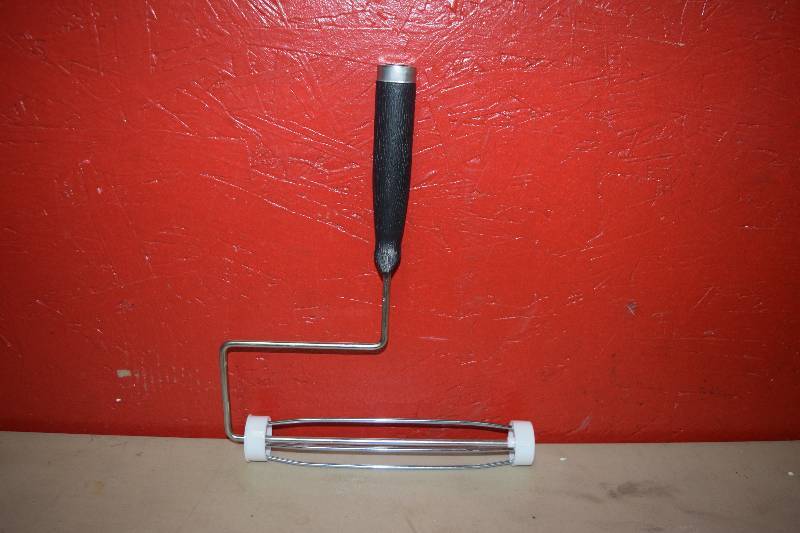 lot 115 image: 12 Paint Rollers