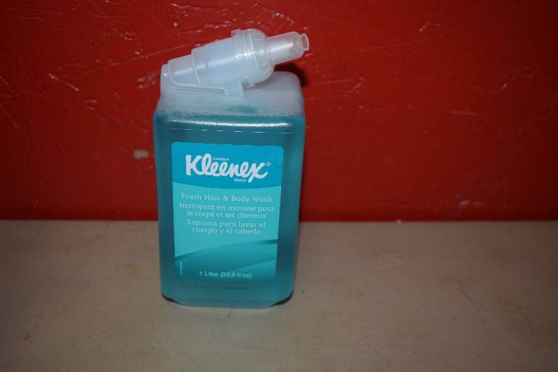 lot 112 image: 6 Kleenex Foam Hair and Body Wash