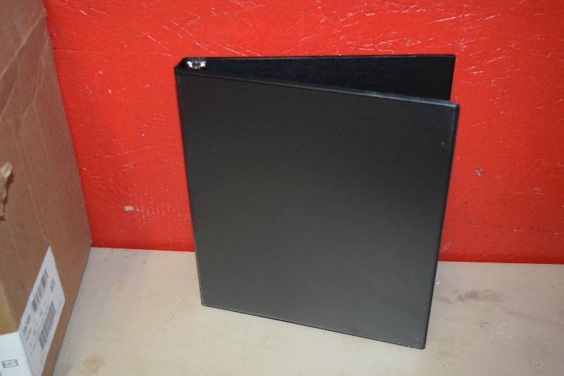 lot 131 image: 12 3-Ring Binders