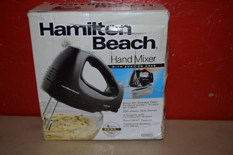 lot 202 image: Hamilton Beach Hand Mixer with Case