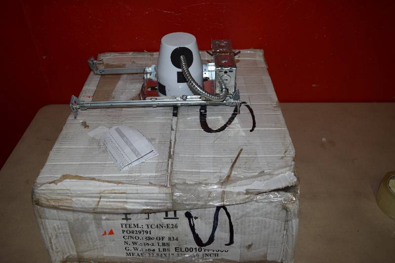 lot 216 image: 6 Elitco Mini Can Lights
