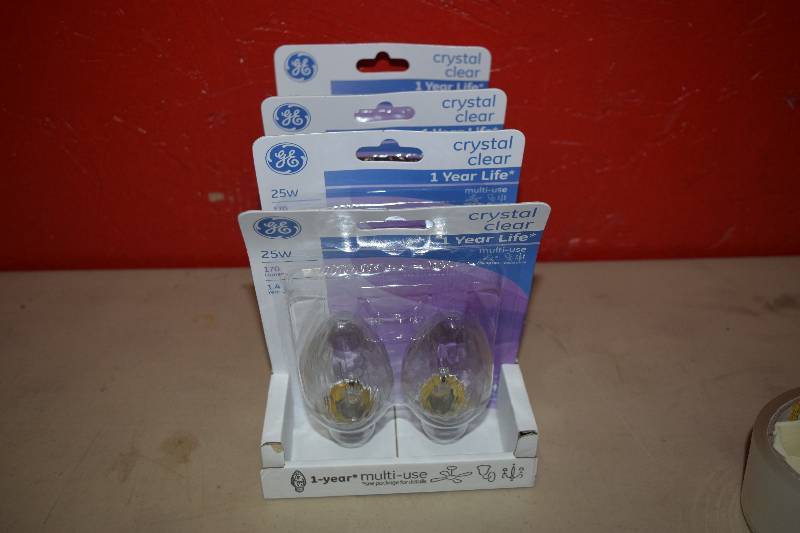 lot 270 image: 8 GE Crystal Clear Multi-Use Bulbs
