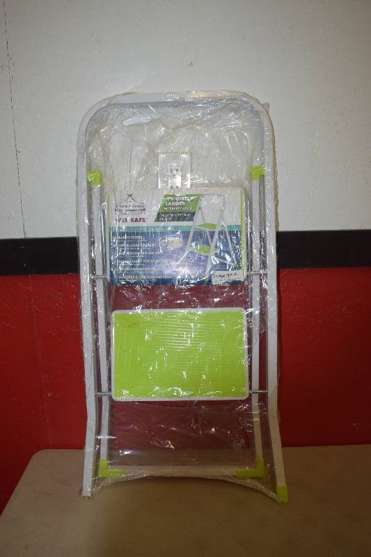 lot 378 image: Wee Safe 2 Step Ladder