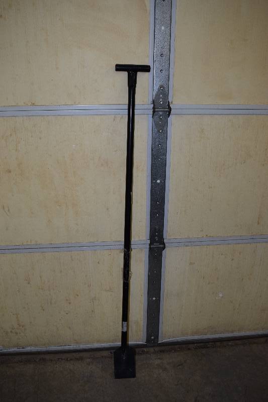 lot 379 image: Tool