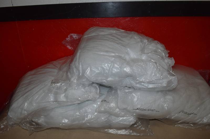 lot 383 image: 4 Standard Pillows