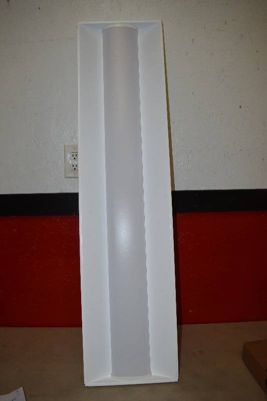 lot 386 image: Lithonia Lighting LED Linear Light