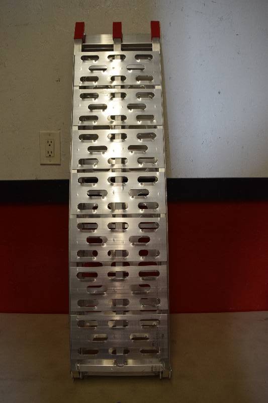 lot 388 image: Aluminum Motorcycle Ramp