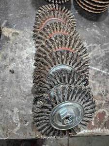 lot 48702 image: Industrial 20000 RPM Knotted Wire Wheel Brush Set&nbsp