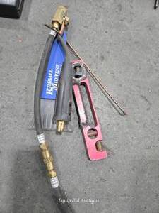 lot 49004 image: Kimball Midwest Professional Air Blow Gun with Hose
