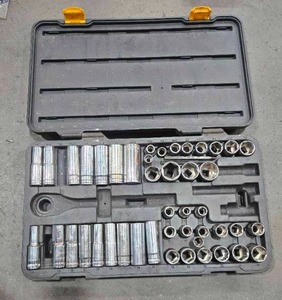 lot 49007 image: Gearwrench Socket Set with Case