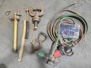 lot 49009 image: &nbspWelding Equipment Set with Regulators and Accessories