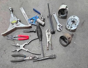 lot 49012 image: Professional Plumbing and Construction Tool Set
