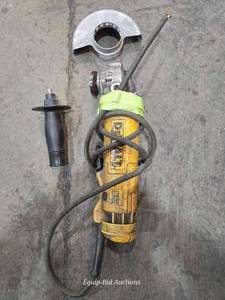 lot 49031 image: DeWalt 4-12 Angle Grinder with Guard and Handle