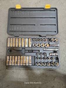 lot 49044 image: Gearwrench 40-Piece Socket Set with Case&nbsp