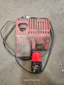 lot 49056 image: Milwaukee M12 Battery Charger with Battery&nbsp