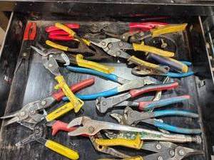 lot 36849 image: Professional Sheet Metal &amp Aviation Snips and Hammers&nbsp