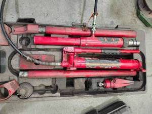 lot 49178 image: Porto Power 10-Ton Hydraulic Ram Set with Case