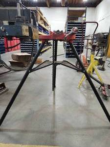 lot 49182 image: RIDGID No. 460 Tristand Pipe Stand 18 to 6