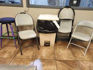 lot 49206 image: Used Mixed Seating Set with Trash Bin
