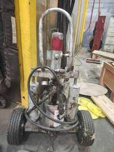 lot 34194 image: Flowserve Industrial Valve Lubricator Cart&nbsp