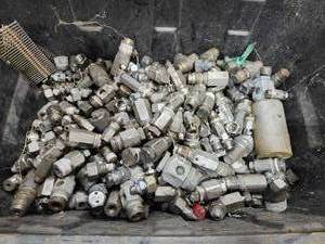 lot 36816 image: Lot of Used Hydraulic Fittings and Adapters&nbsp