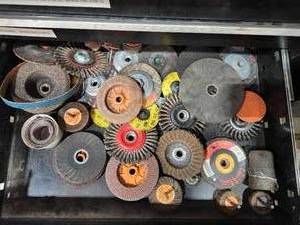 lot 36823 image: Mixed Lot of Industrial Grinding &amp Sanding Discs&nbsp