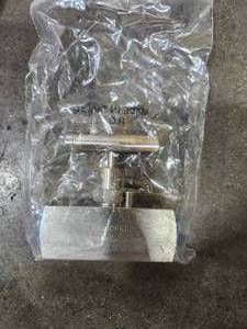 lot 36830 image: (2) High Pressure Stainless Steel Needle Valve 10000 PSI