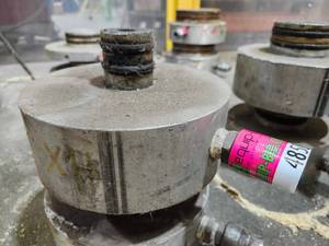 lot 48587 image: (2) Industrial 8-inch Hydraulic Cylinder Base with Rubber Mount&nbsp
